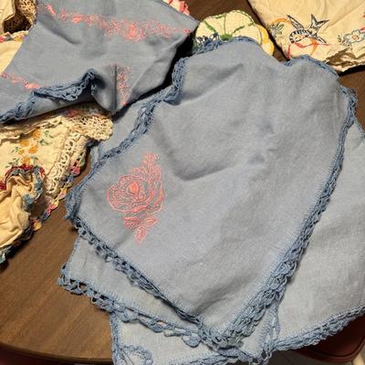 Embroidery Table Settings 401