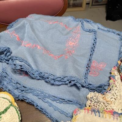 Embroidery Table Settings 401