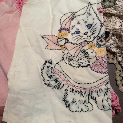 Embroidery Table Settings 401