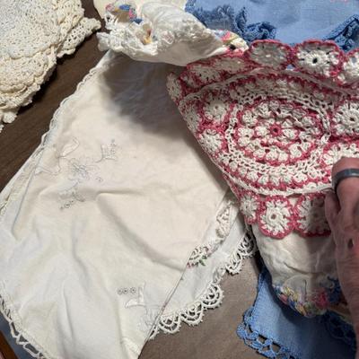 Embroidery Table Settings 401