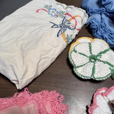 Embroidery Table Settings 401