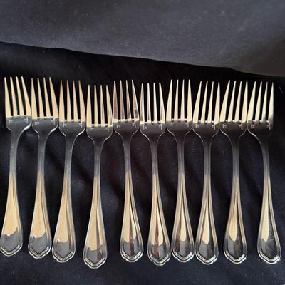 Christofle Spatours Eight Piece Nine Person Flatware Set (LR-MG)