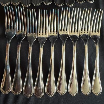 Christofle Spatours Eight Piece Nine Person Flatware Set (LR-MG)