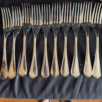 Christofle Spatours Eight Piece Nine Person Flatware Set (LR-MG)