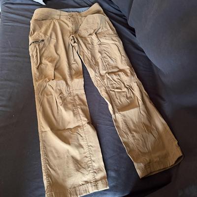 Tilley Hat, LL Bean, Eddie Bauer, Columbia & Mountain Khaki Pants-Size 30 (LR-MG)