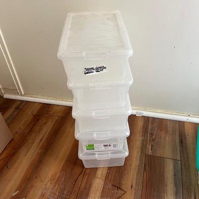 Large Selection of Storage Containers (M-BC)