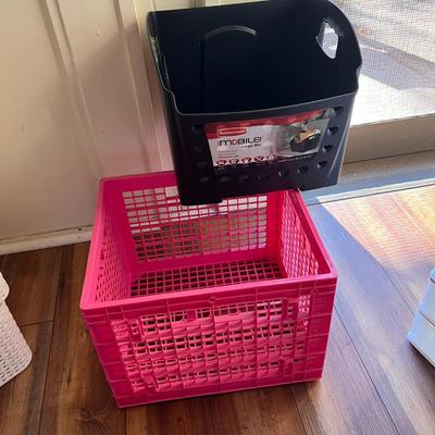 Large Selection of Storage Containers (M-BC)