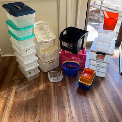 Large Selection of Storage Containers (M-BC)