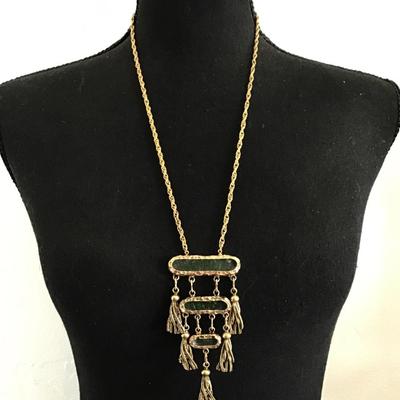 Beautiful vintage, green stain, glass waterfall necklace, gold tone, vintage