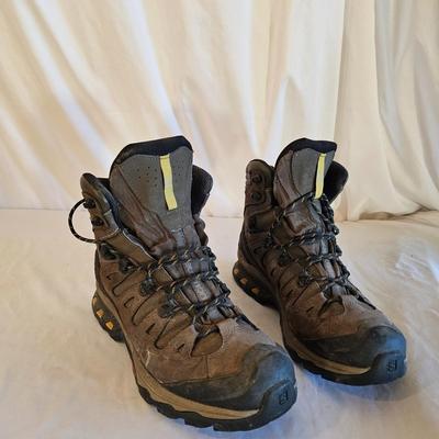 Two Pair Salomon Size 9 Hiking Boots (LR-JS)