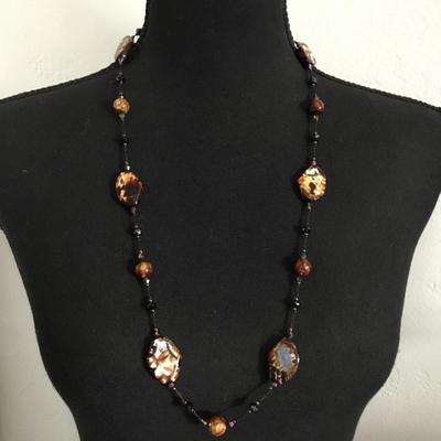 Beautiful vintage premier, design, glass and stone bead necklace