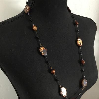 Beautiful vintage premier, design, glass and stone bead necklace