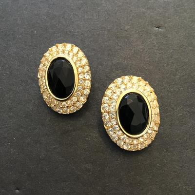 Sale Photo Thumbnail #66: Beautiful vintage, fashion, statement earrings. Please see attached photos.