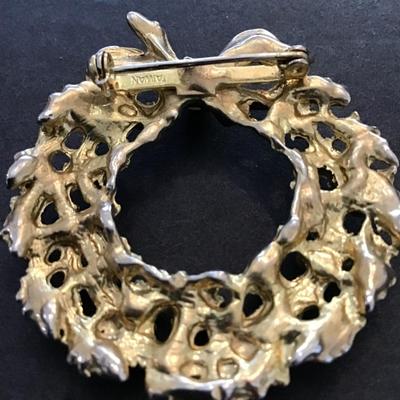 Sale Photo Thumbnail #143: Vintage Christmas wreath brooch. Please see attached photos.