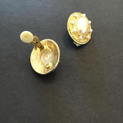 Sale Photo Thumbnail #14: Beautiful, gold tone, fashion, statement, earrings, clip, Ons please see attached photos