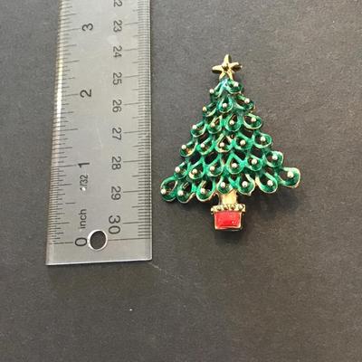 Sale Photo Thumbnail #17: Very nice vintage Christmas brooch. Please see attached photos.