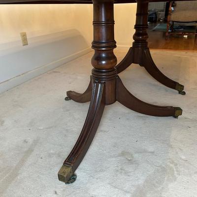 Henredon Mahogany Double-Pedestal Dining Table with Three Leaves
