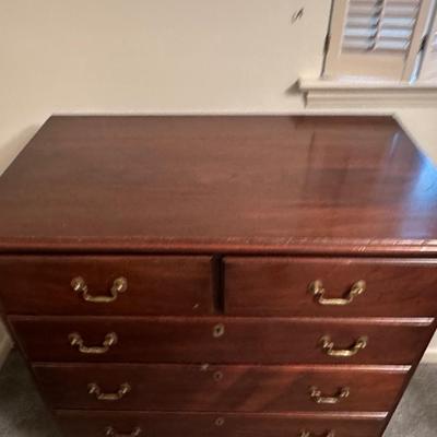 Henkel-Harris “Virginia Galleries” Mahogany Chest of Drawers