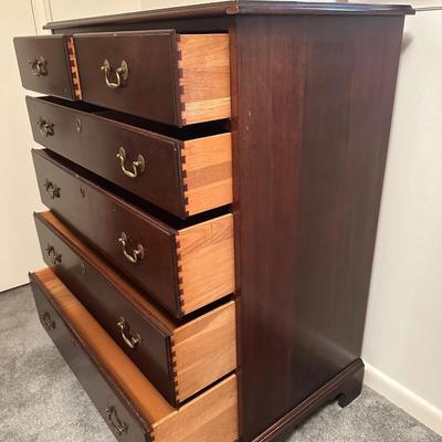 Henkel-Harris “Virginia Galleries” Mahogany Chest of Drawers