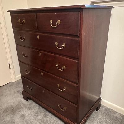 Henkel-Harris “Virginia Galleries” Mahogany Chest of Drawers