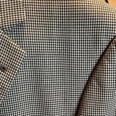 1008 LOT of Men's Wool & Suede Blazers w/Scarves