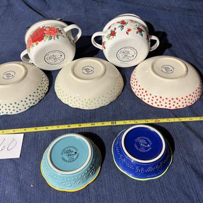 Pioneer Woman Dish Set
