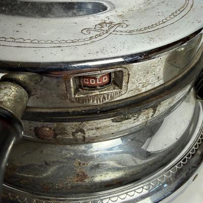 G949 Vintage Hotpoint Calrod Electric Waffle Iron & Shell Mold