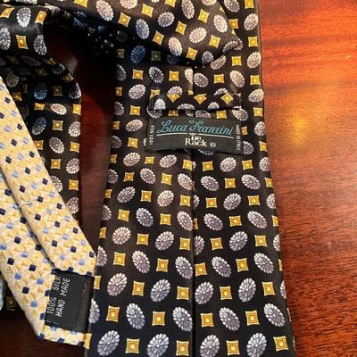 1015 Fantastic LOT of Mens Designer Silk Ties