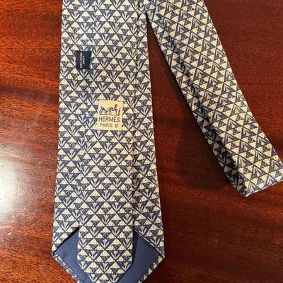 1018 Hermès Mens Geometric Flower Pattern Silk