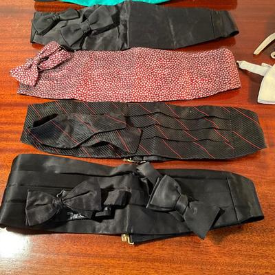 1021 Pair of Mens Tuxedos