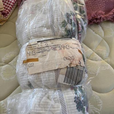 More New Vintage Towels and Table Settings 402