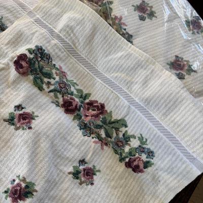 More New Vintage Towels and Table Settings 402