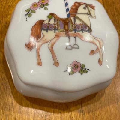 Hand painted ceramic trinket box