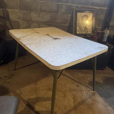 Vintage Kitchen Table 423