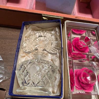Ladies Vintage Vanity Lot 431