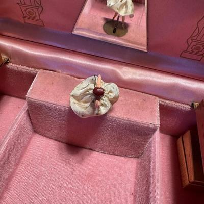 Ladies Vintage Vanity Lot 431