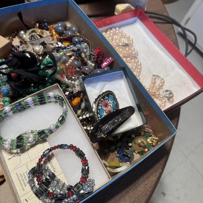 Ladies Vintage Vanity Lot 431