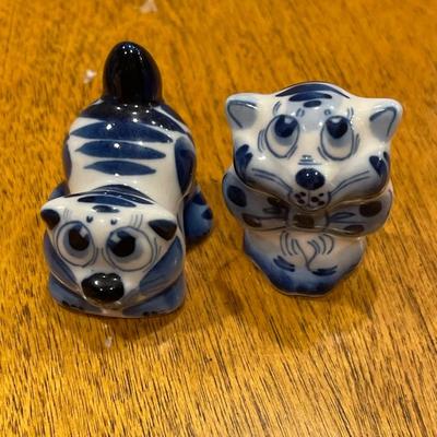 Small blue dog ceramic figures and Gzhel larger blue dog trinket box