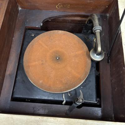Edison Italian Umbrian Console Phonograph (BB-SF)