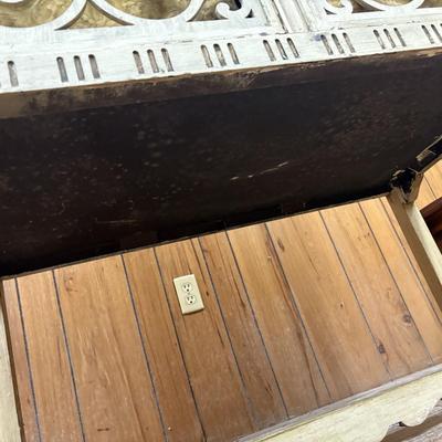 Edison Italian Umbrian Console Phonograph (BB-SF)