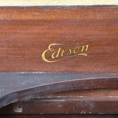 Edison Italian Umbrian Console Phonograph (BB-SF)