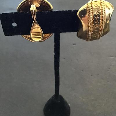 Sale Photo Thumbnail #94: Beautiful gold tone, vintage Monet earrings. Please see attached photos.