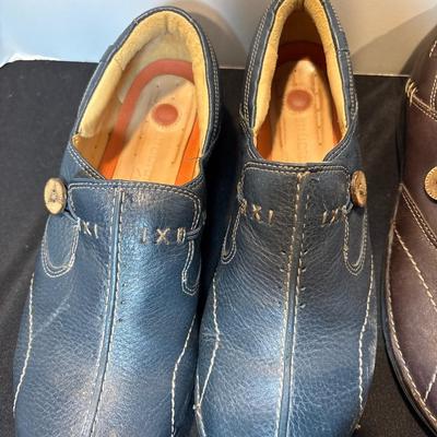 Sale Photo Thumbnail #229: Blue, brown, and black. Appear to be fairly new