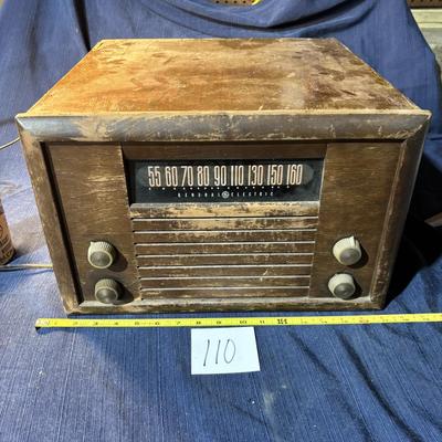 Vintage General Electric wood radio and phonograph