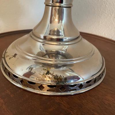Antique Aladdin Model No. 6 oil lamp