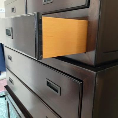 Unique style dresser