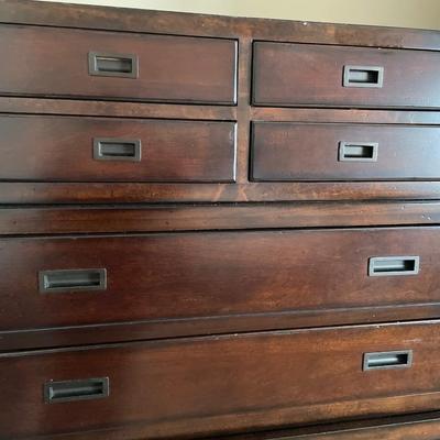 Unique style dresser