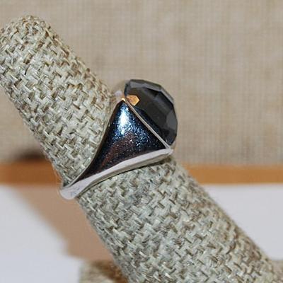 Size 5 Black Square Beveled Translucent Glass Stone RING with Silver Tone Solid Band (6.9g)