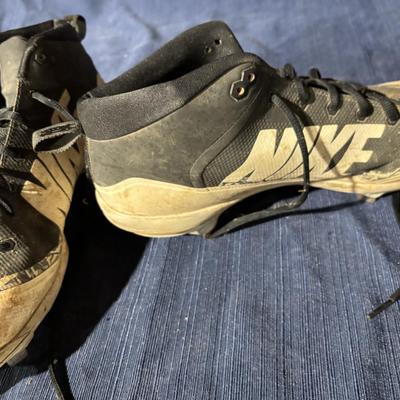 Nike Men’s 11.5 Cleats