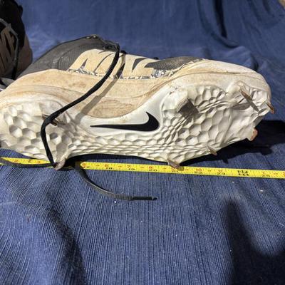 Nike Men’s 11.5 Cleats